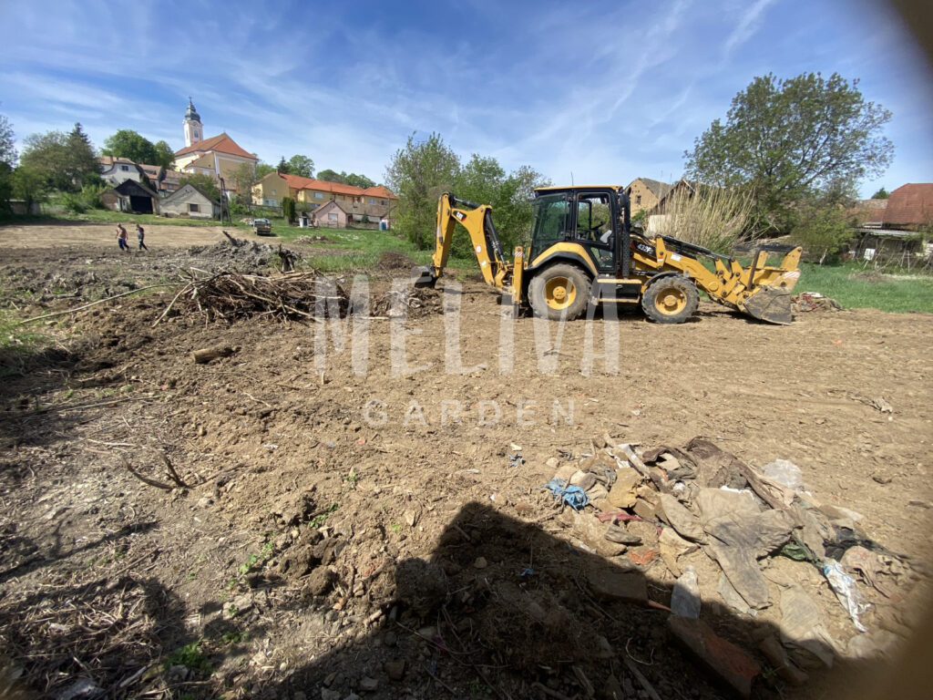 Markolós, markoló rendelés, terepmunka, tereprendezés, bontás, dömper, teherautó, Meliva Garden, Pécs
