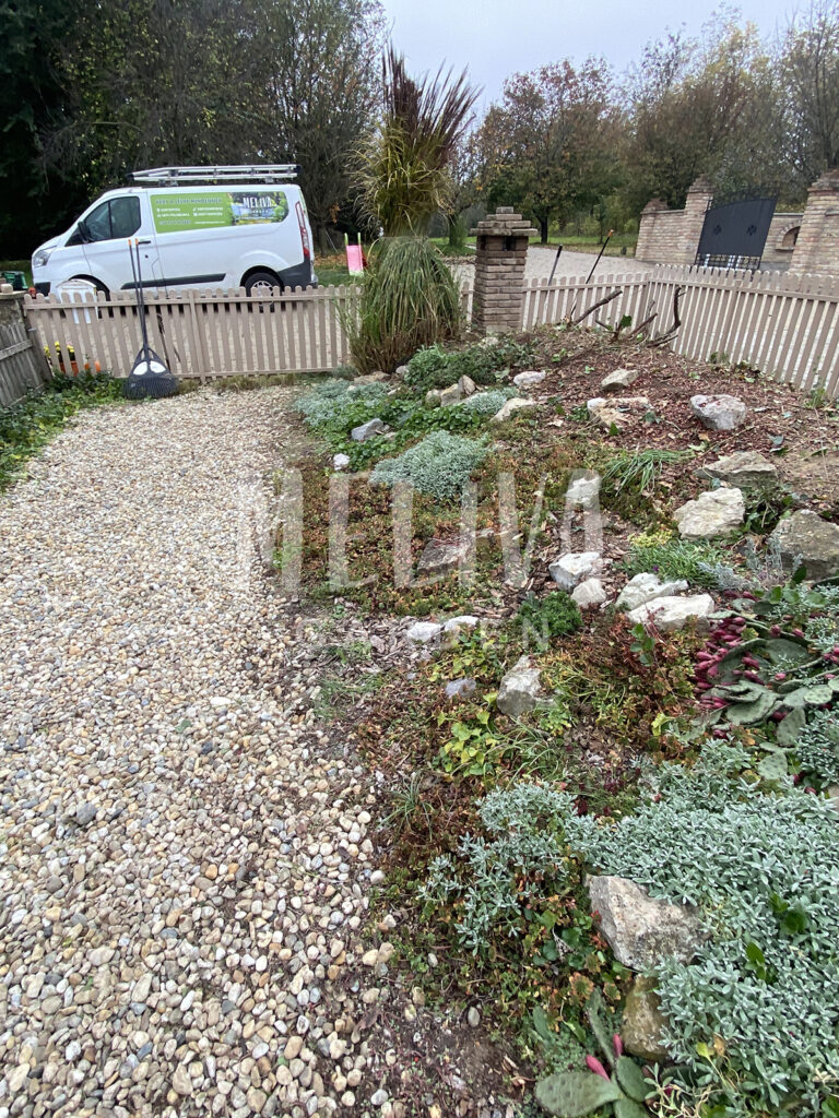 Szép kert, murvásított felülettel - Meliva Garden