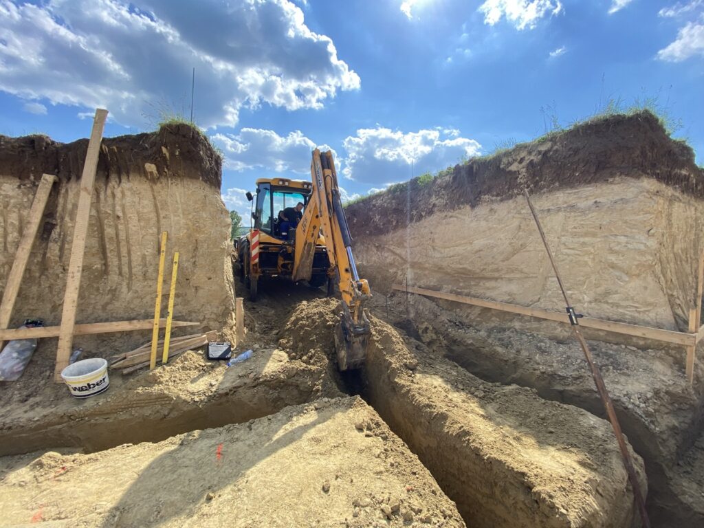 Gépi földmunka, markoló, alapásás, Törökbálint