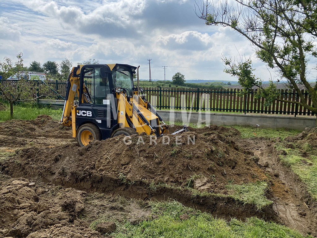 Gépi földmunka referencia Pécs, alapásás, építményalap ásása, grillterasz, nyárikonyha